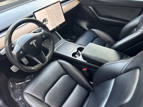 Used 2022 Tesla Model Y Performance image 10