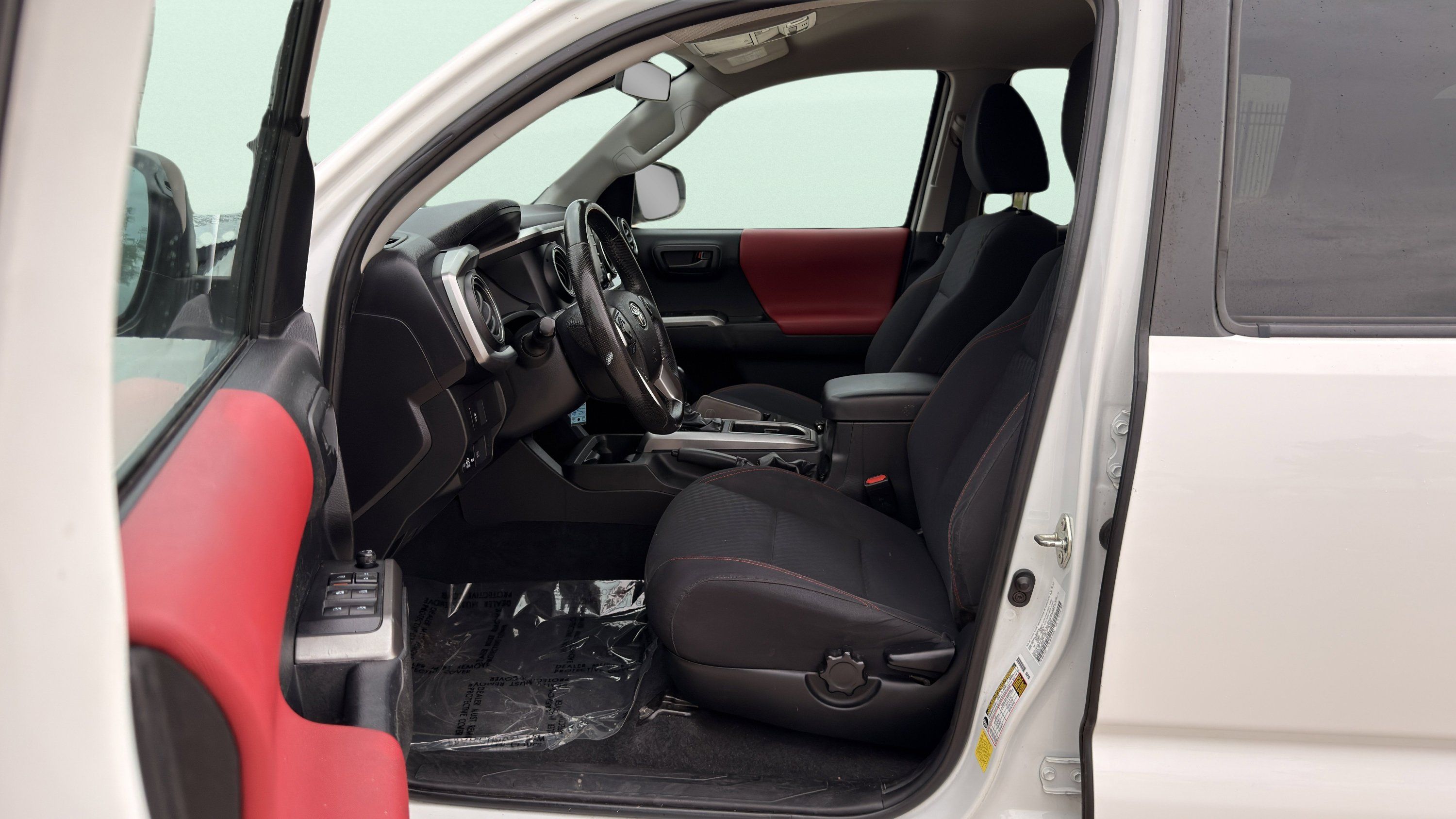 Used 2022 Toyota Tacoma SR5 RWD image 14