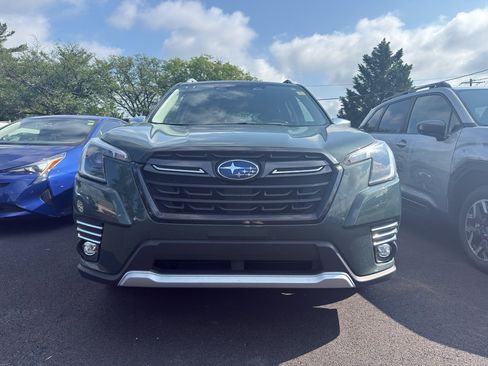 Used 2023 Subaru Forester Touring w/ Popular Package #2 AWD/4WD image 3