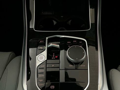 New 2026 BMW X5 xDrive40i w/ M Sport Package image 13