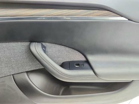 Used 2022 Tesla Model S AWD/4WD image 22