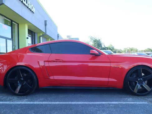 Used 2019 Ford Mustang GT Premium w/ Performance Package - Level 2 RWD image 8
