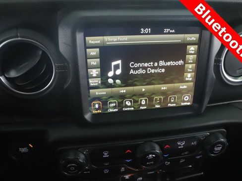 Used 2021 Jeep Wrangler Unlimited Sahara w/ Uconnect 4C Nav & Sound Group image 5