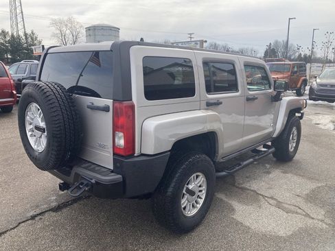 Used 2006 HUMMER H3 image 2