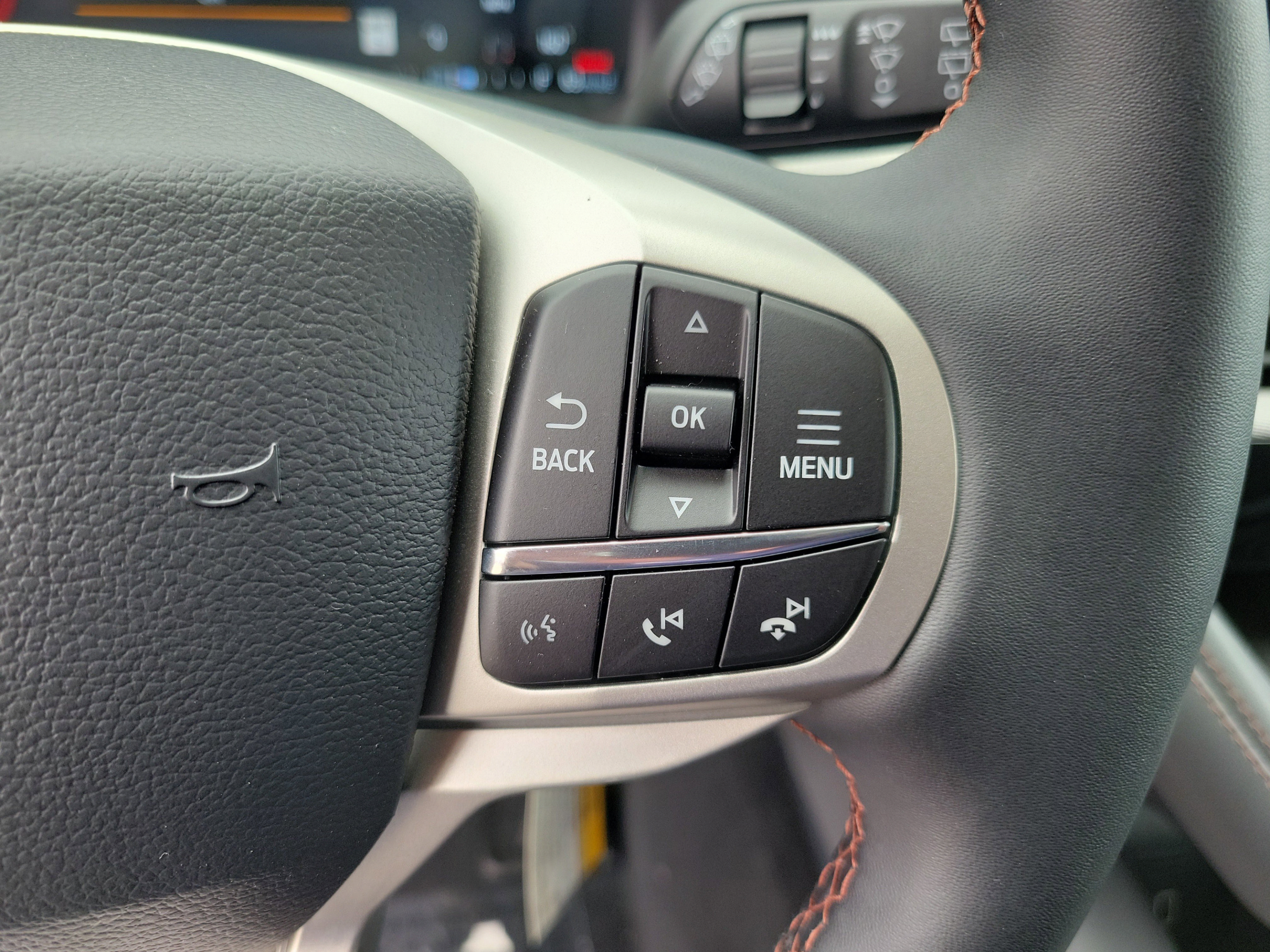 New 2026 Ford Explorer Active RWD image 23