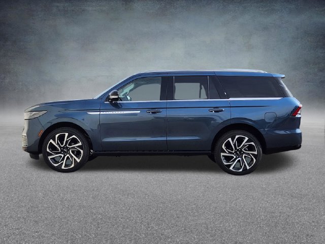 New 2027 Lincoln Navigator Reserve AWD/4WD image 4