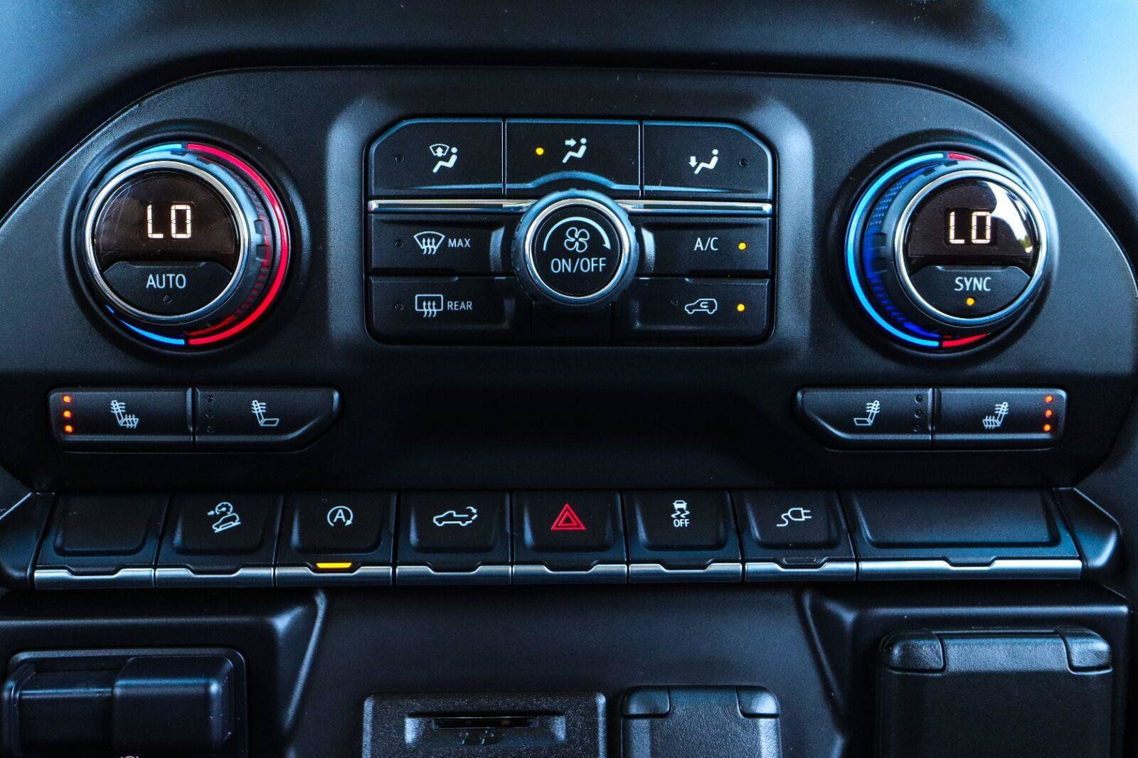 Used 2019 Chevrolet Silverado 1500 LT w/ All-Star Edition AWD/4WD image 10