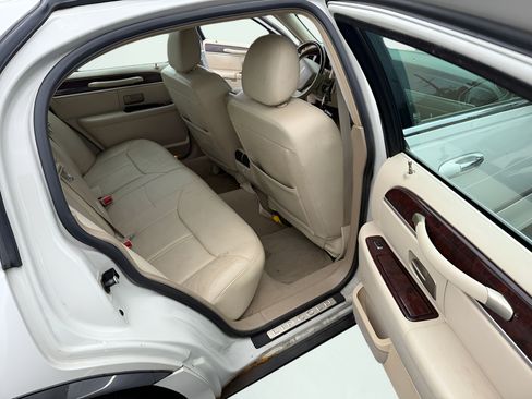 Used 2007 Lincoln Town Car Signature Limited RWD image 20