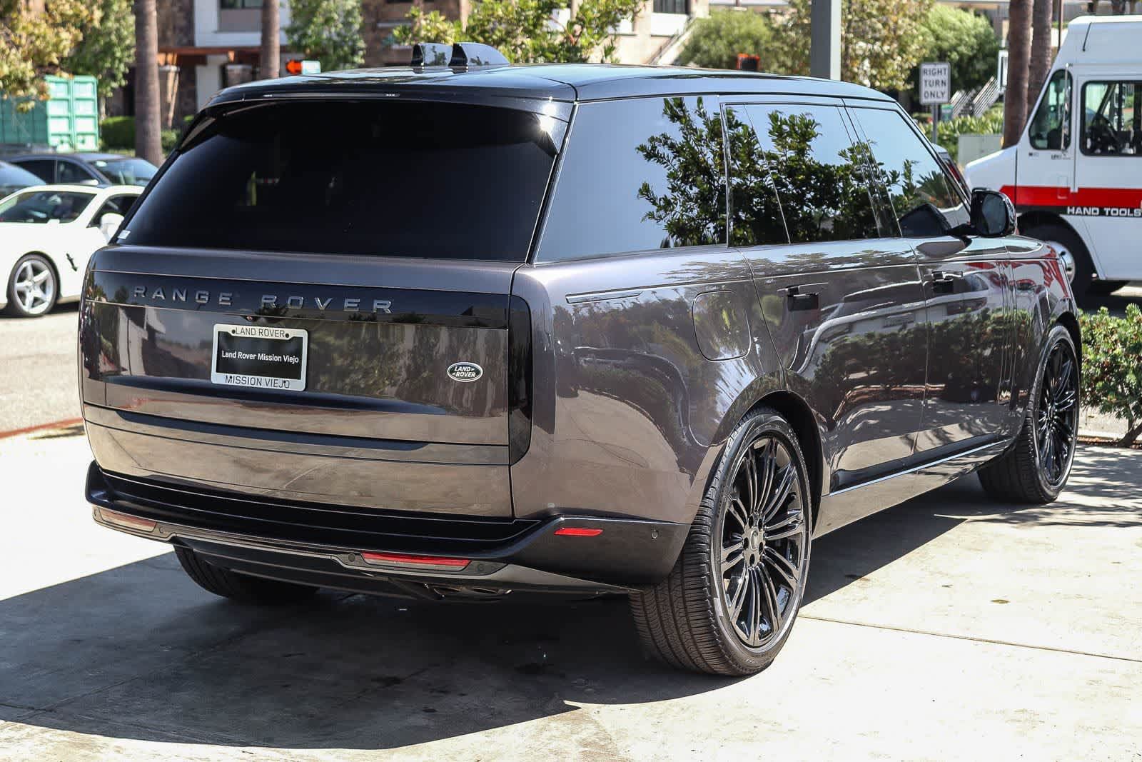 Used 2022 Land Rover Range Rover Long Wheelbase First Edition AWD/4WD image 5
