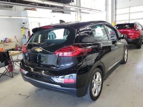Used 2018 Chevrolet Bolt LT FWD image 4