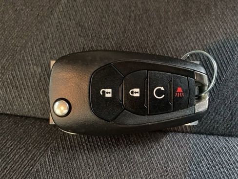 Used 2025 Chevrolet Trax LS w/ LS Convenience Package image 10