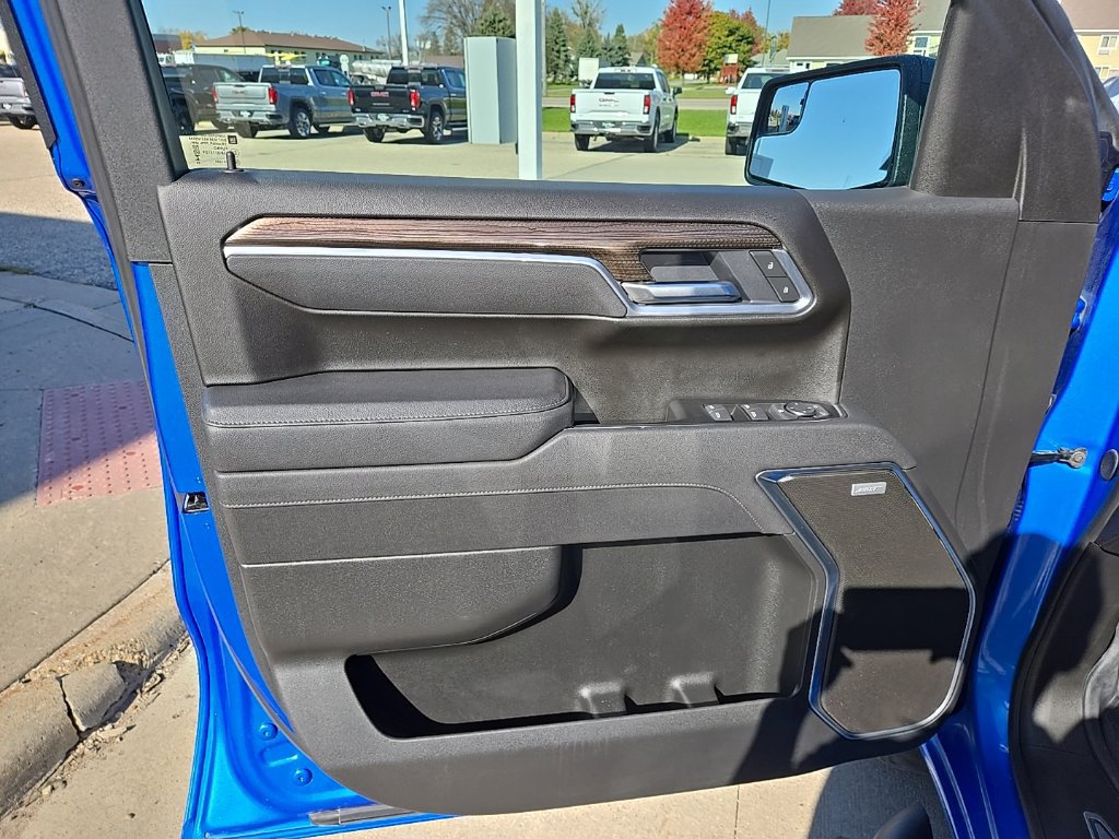 Used 2025 Chevrolet Silverado 1500 RST AWD/4WD image 18