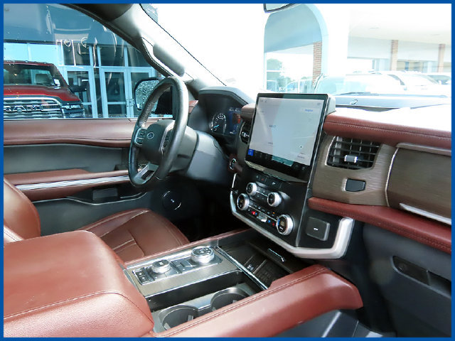 Used 2024 Ford Expedition Max Limited AWD/4WD image 8