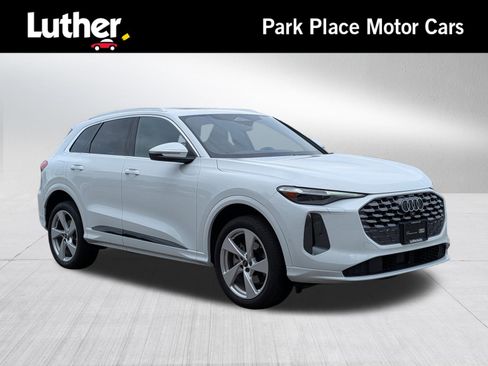 Certified 2025 Audi Q5 Premium w/ Premium Plus AWD/4WD image 1