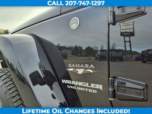 Used 2017 Jeep Wrangler Unlimited Sahara w/ Max Tow Package image 10