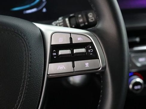 Used 2025 Kia Telluride LX FWD image 18