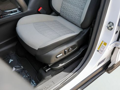 Used 2024 Chevrolet Equinox LS w/ LS Convenience Package FWD image 7
