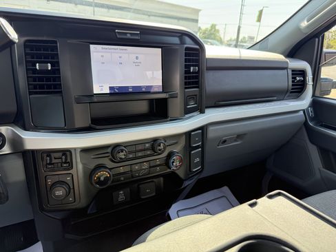 Used 2025 Ford F350 XLT AWD/4WD image 11