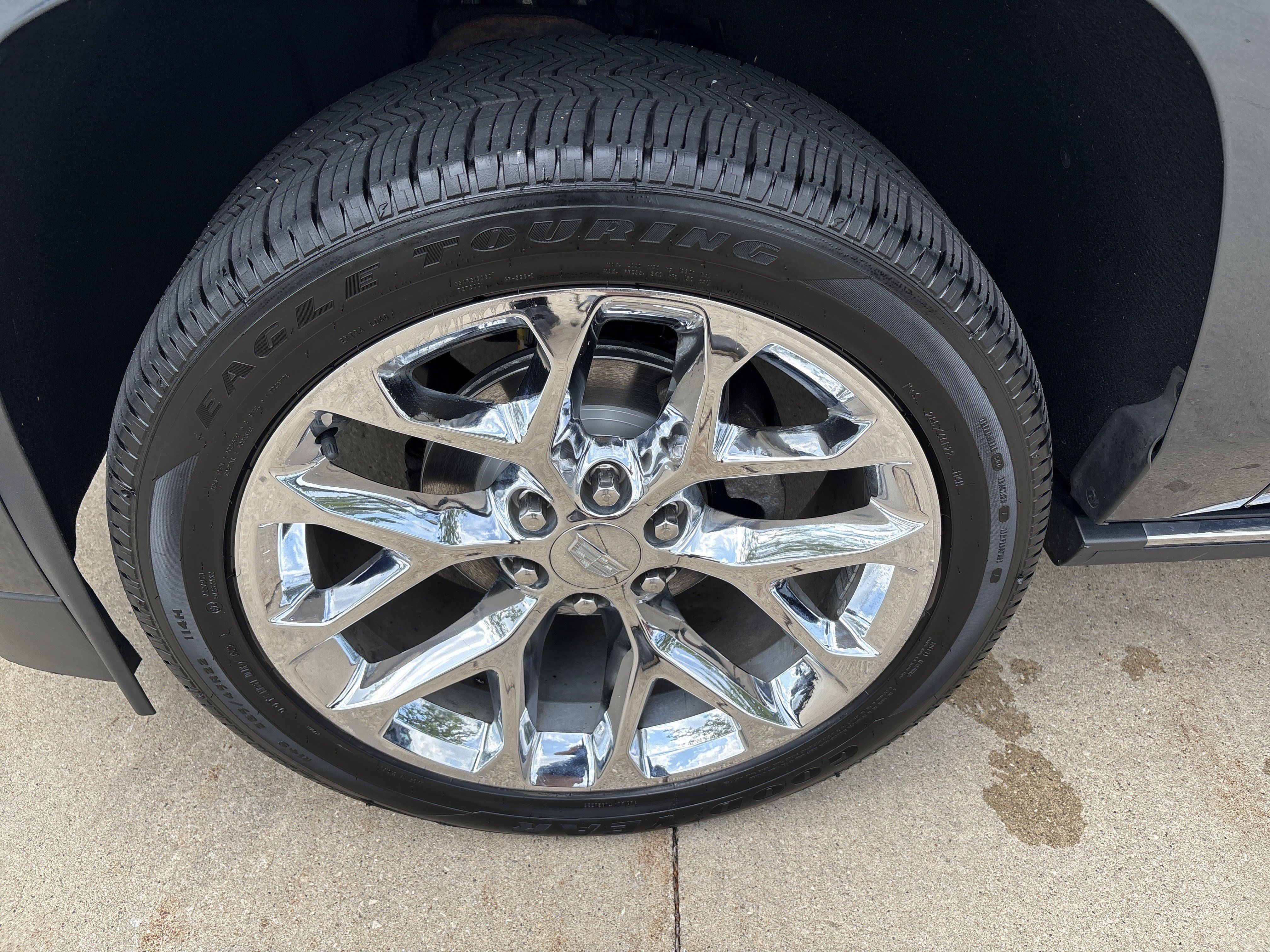 Used 2019 Cadillac Escalade ESV Premium Luxury AWD/4WD image 9