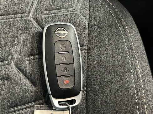 Certified 2025 Nissan Kicks SV w/ SV Premium Package AWD/4WD image 34