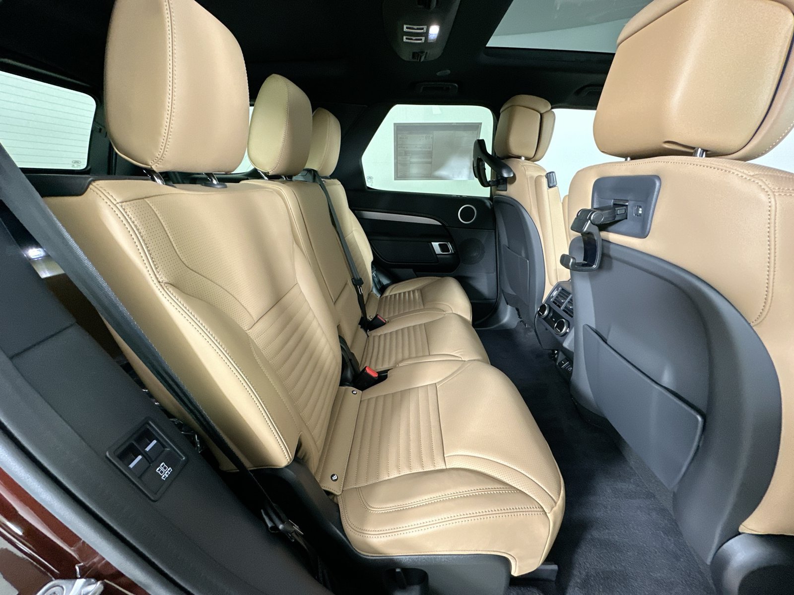New 2026 Land Rover Discovery Limited Edition AWD/4WD image 42