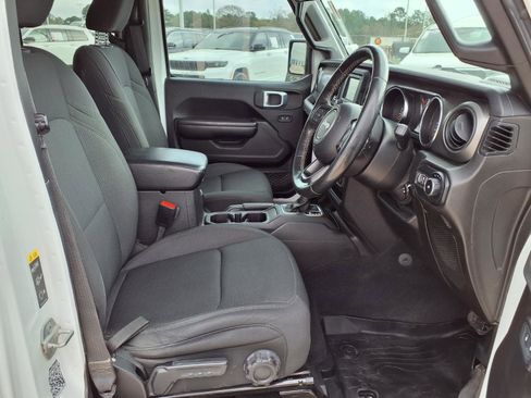 Used 2021 Jeep Wrangler Unlimited Sport w/ Cold Weather Group image 18