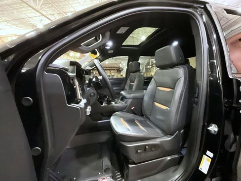 Certified 2025 GMC Sierra 1500 AT4 w/ AT4 Premium Package image 10