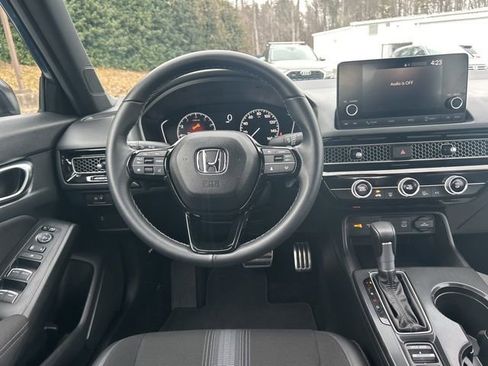 Used 2025 Honda Civic Sport image 15