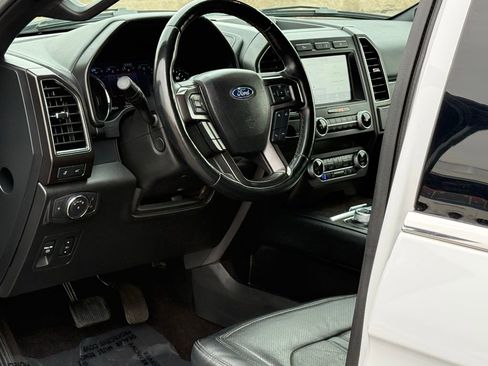 Used 2021 Ford Expedition Limited image 7