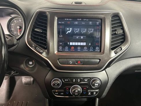 Used 2020 Jeep Cherokee Trailhawk w/ Comfort/Convenience Group AWD/4WD image 20