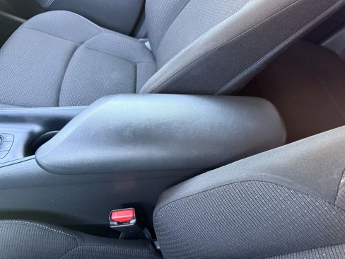 Used 2019 Toyota C-HR LE FWD image 38