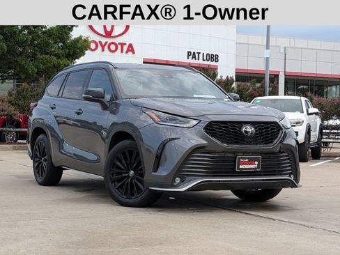 Used 2025 Toyota Highlander XSE AWD/4WD image 2