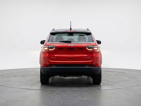 Used 2025 Jeep Compass Limited image 7