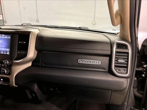 Used 2020 RAM 1500 Laramie w/ Off Road Group AWD/4WD image 18
