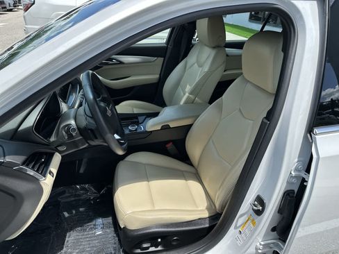 Used 2023 Cadillac CT5 Luxury RWD image 3