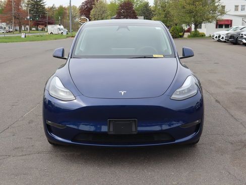 Used 2023 Tesla Model Y Long Range AWD/4WD image 2