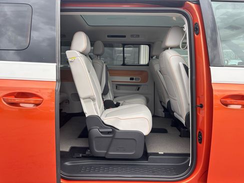 Used 2025 Volkswagen ID. Buzz 1st Edition image 22