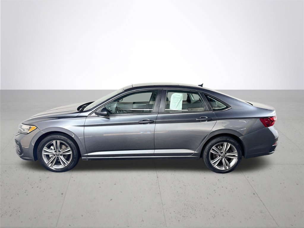 Used 2024 Volkswagen Jetta SE w/ Panoramic Sunroof Package FWD image 10