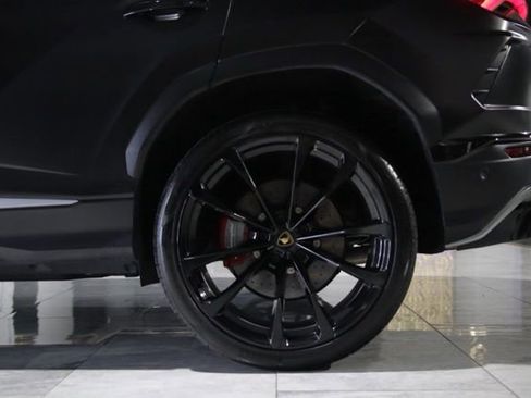 Used 2021 Lamborghini Urus AWD/4WD image 34