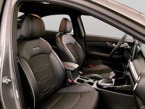 Used 2023 Kia Forte GT-Line w/ GT-Line Technology Package FWD image 7