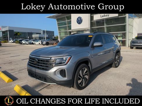 Certified 2024 Volkswagen Atlas SE w/ Panoramic Sunroof Package FWD image 1