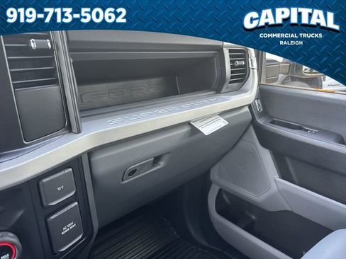 New 2025 Ford F550 4x4 Crew Cab image 28
