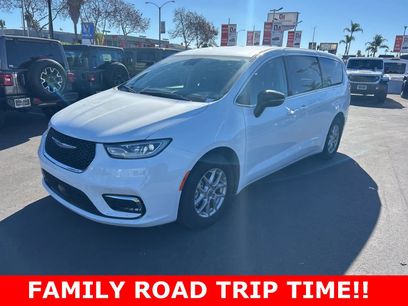 Used 2024 Chrysler Pacifica Touring-L