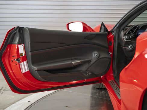 Certified 2017 Ferrari 488 GTB RWD image 22