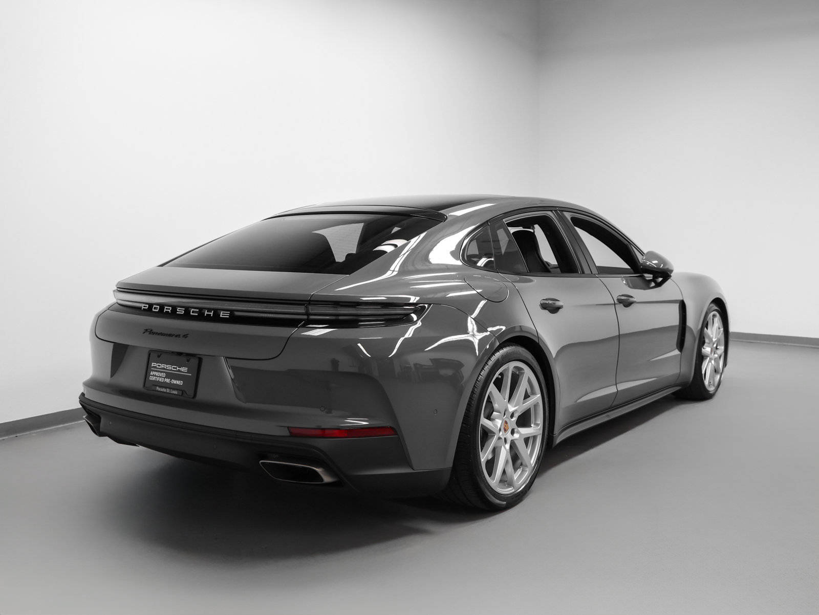 Certified 2025 Porsche Panamera 4 AWD/4WD image 12