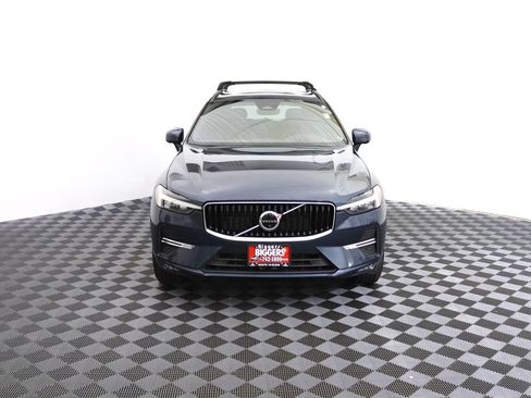 Used 2022 Volvo XC60 B5 Momentum AWD/4WD image 2
