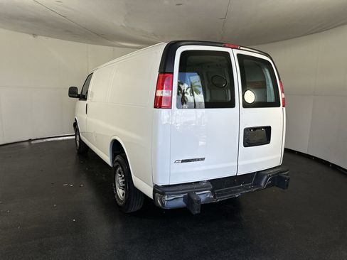 Used 2022 Chevrolet Express 2500 w/ Driver Convenience Package image 8