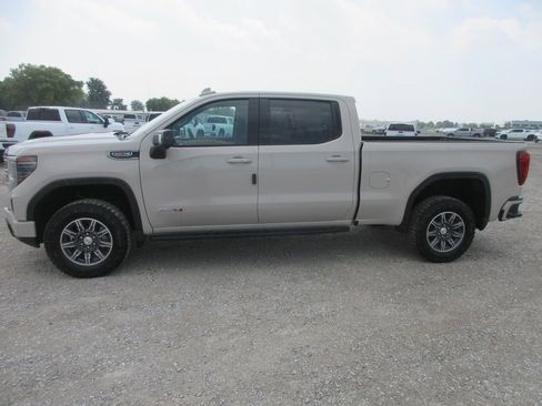 New 2026 GMC Sierra 1500 AT4 w/ AT4 Premium Package AWD/4WD image 11