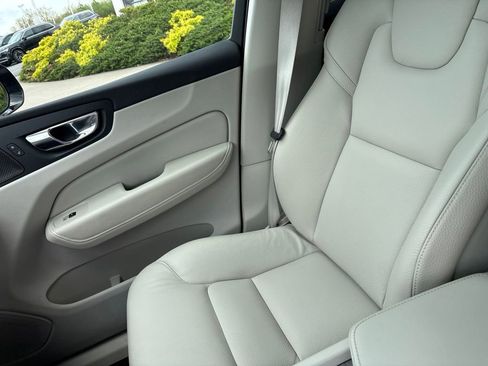 Certified 2023 Volvo XC60 B5 Plus w/ Climate Package AWD/4WD image 29