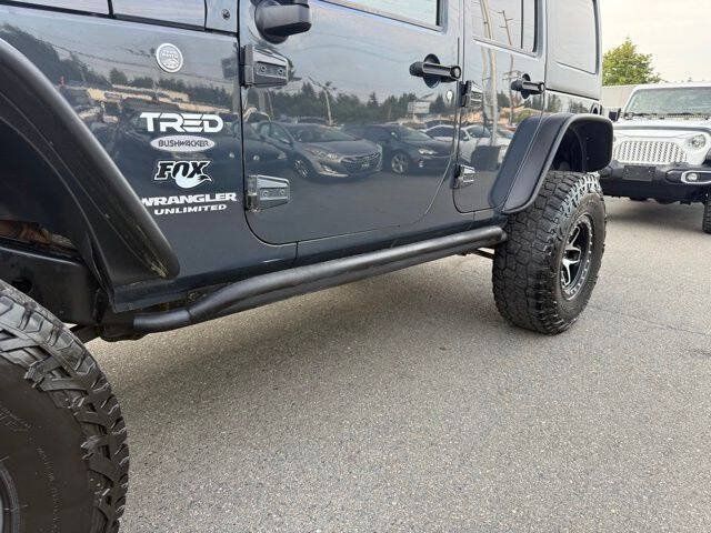 Used 2017 Jeep Wrangler Unlimited Rubicon w/ Max Tow Package AWD/4WD image 11
